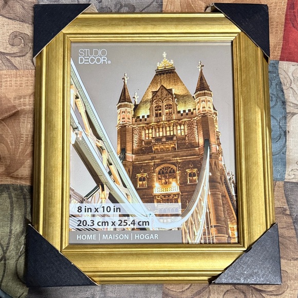 Studio Decor Gold Picture Frame 8 x 10 NWT - Picture 1 of 8